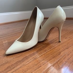 Off white pumps